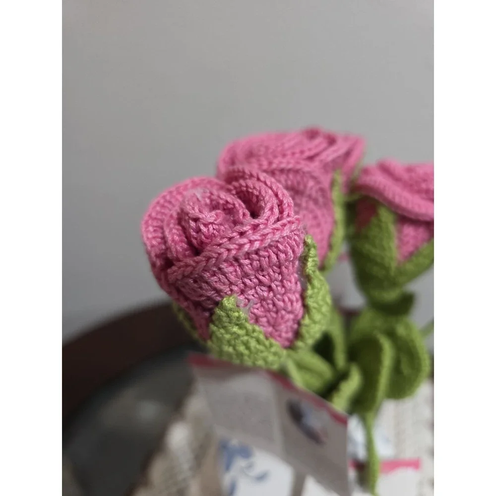 Set of 5 Handmade Crochet Pink Rose Stems – Artificial‎ Floral Decor